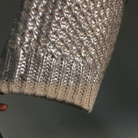 Pale pink plush sweater w/ Silver Metallic Coating - Picture 8 of 8